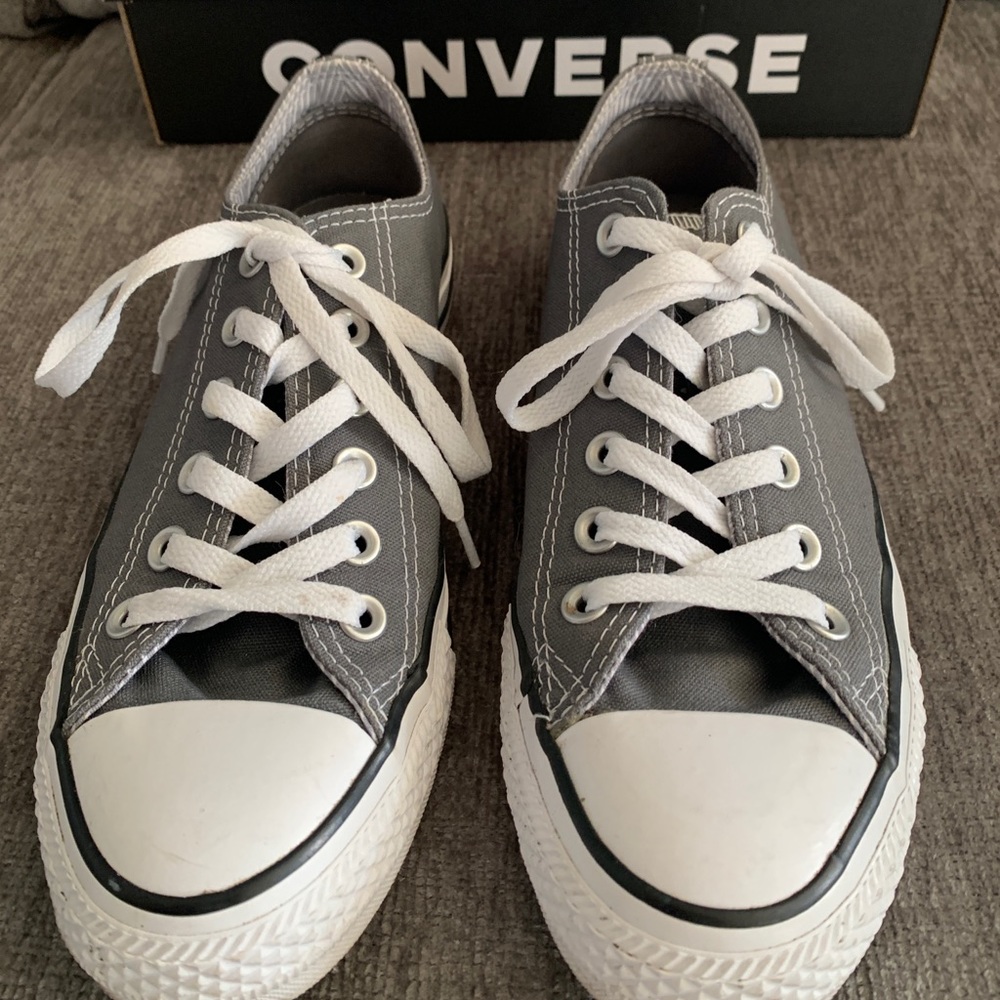 Authentic Converse Women’s size 8.